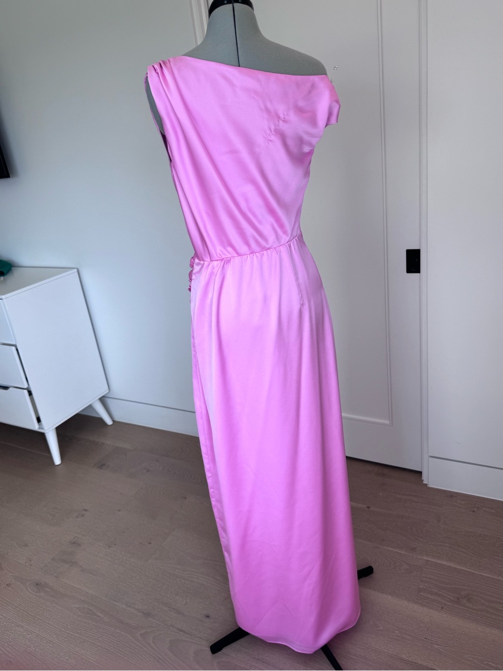 Show Me Your Mumu Pink Off-Shoulder Satin Evening Dress - Picture 6 of 8